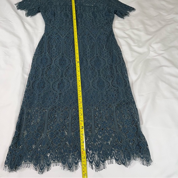 Francescas Elegant Teal Lace Dress - Picture 8 of 11